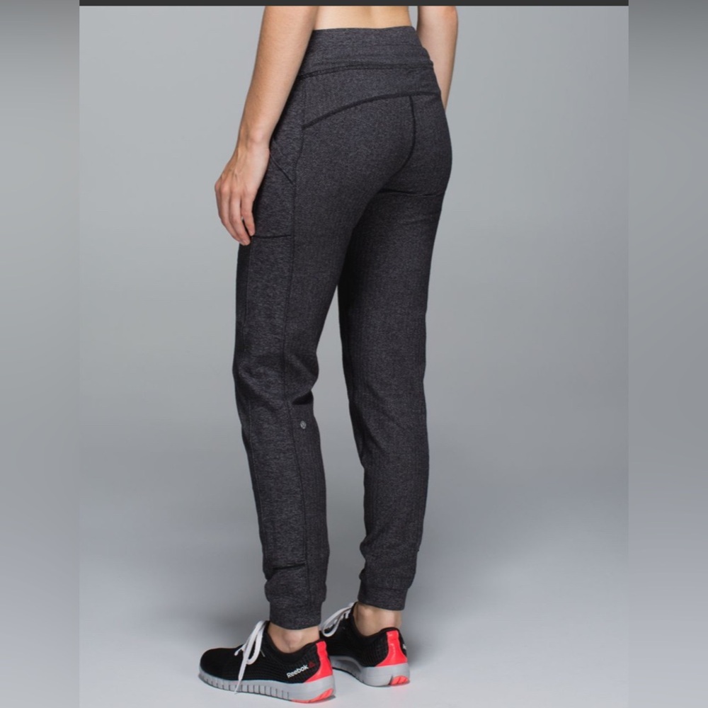 Lululemon Base Runner Pants- EUC - image 2